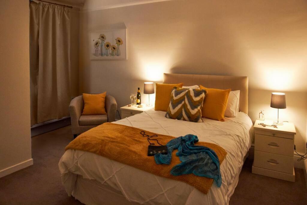 Comfy Big 7 Bedroom Townhouse 哈罗盖特 外观 照片